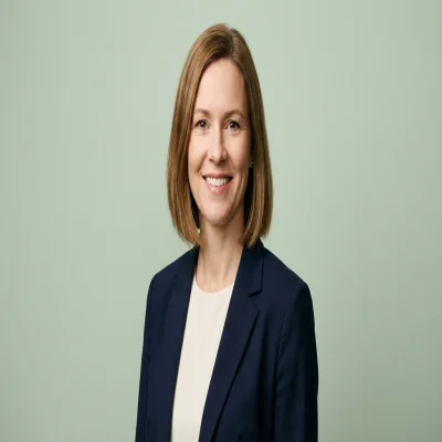 Porträt Elena Vogt, 400x400 Pixel, Redaktion Vertragslogik